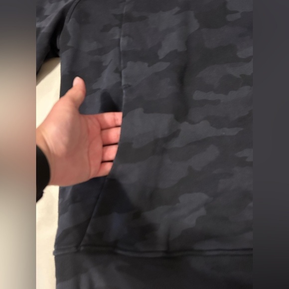 Lululemon Loungeful Hoodie in Heritage 365 Camo Deep Coal Multi - Size 4 - Picture 5 of 8